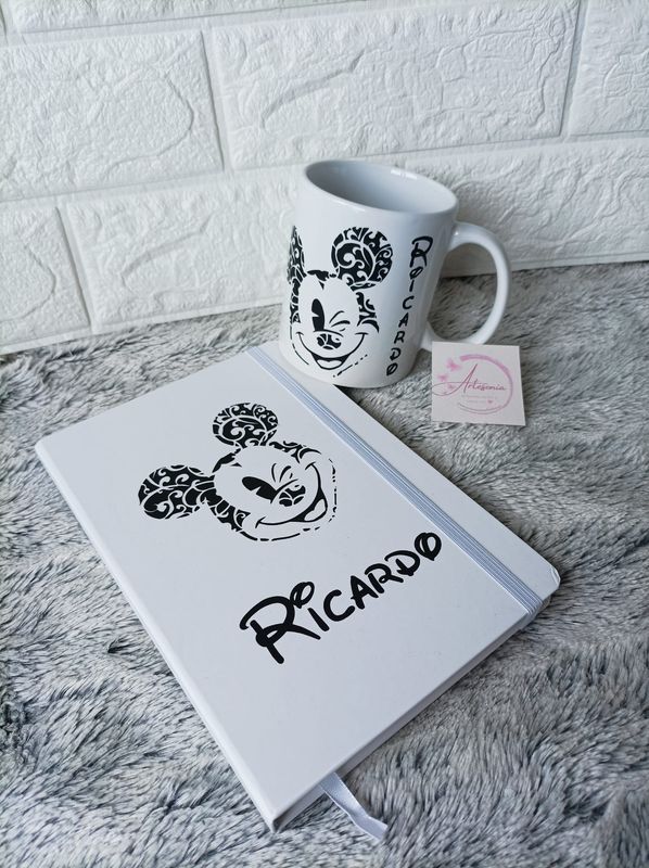 Taza y libreta
