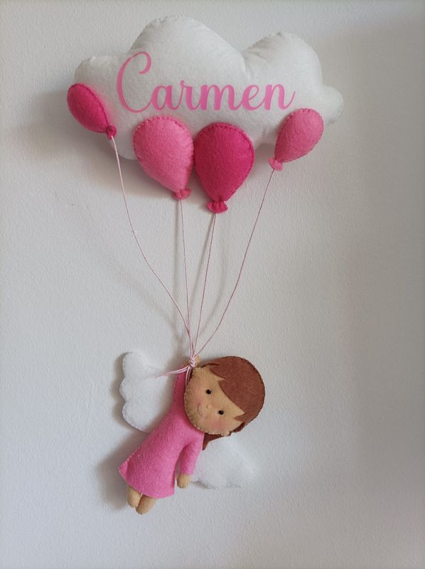Angelit@ en nube. Nombre hecho en fieltro.