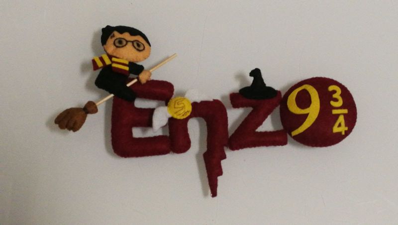 Nombres motivos Harry Potter. Nombre hecho en fieltro.